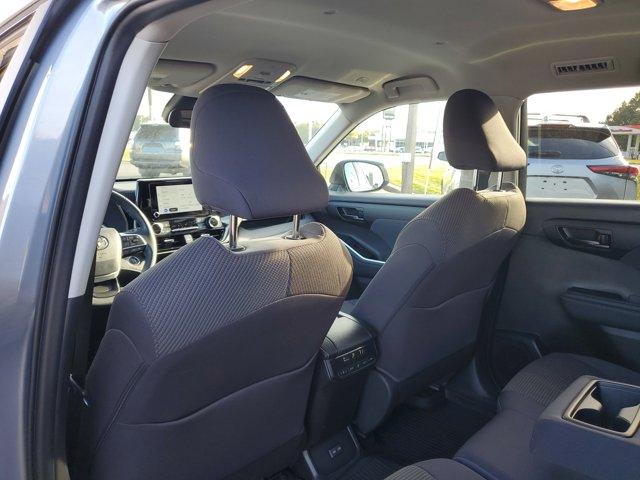 used 2023 Toyota Highlander car, priced at $33,887