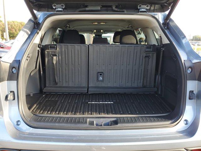 used 2023 Toyota Highlander car, priced at $33,887