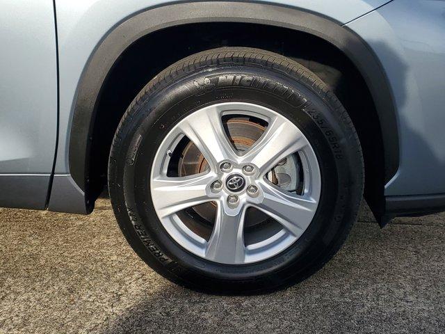 used 2023 Toyota Highlander car, priced at $33,887