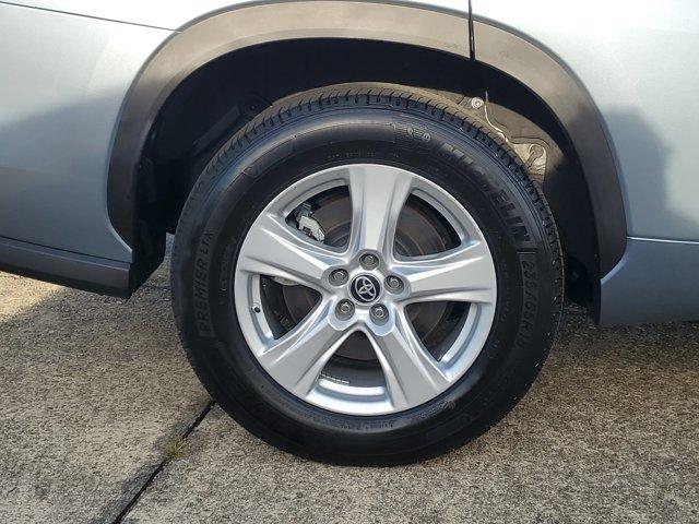 used 2023 Toyota Highlander car, priced at $33,887