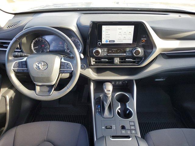 used 2023 Toyota Highlander car, priced at $33,887
