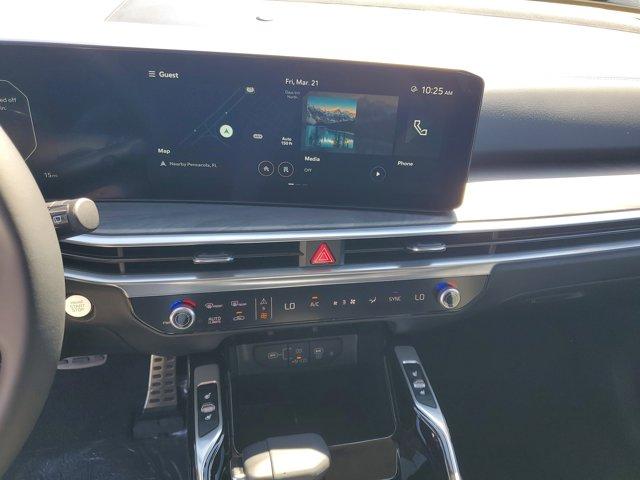 new 2025 Kia Sorento car, priced at $45,975