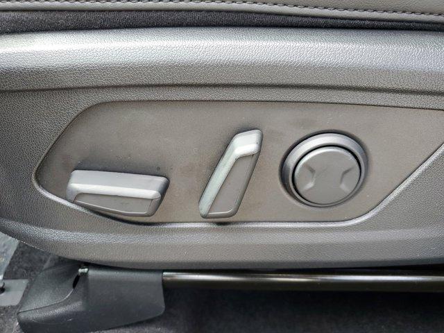 new 2025 Kia Sorento car, priced at $44,175