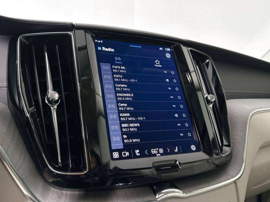 new 2025 Volvo XC60 car, priced at $59,660