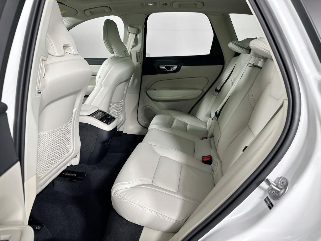 new 2025 Volvo XC60 car, priced at $59,660