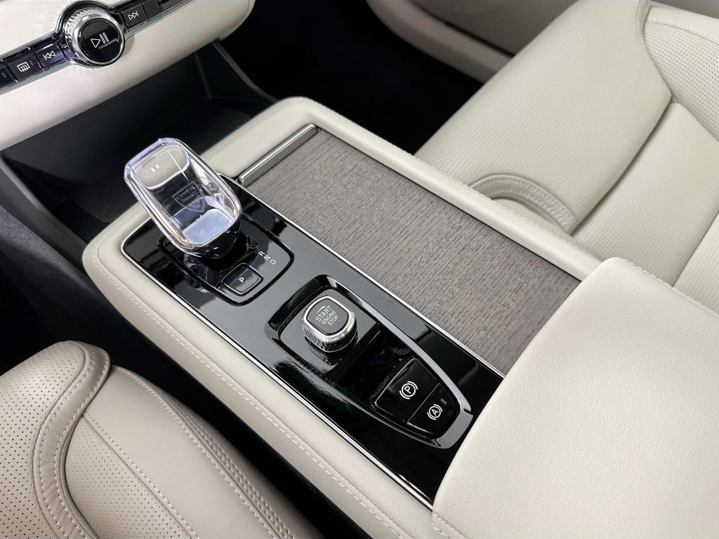 new 2026 Volvo XC90 car, priced at $75,155