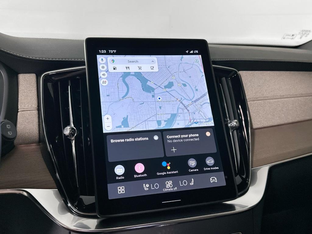 new 2025 Volvo XC90 car, priced at $65,895