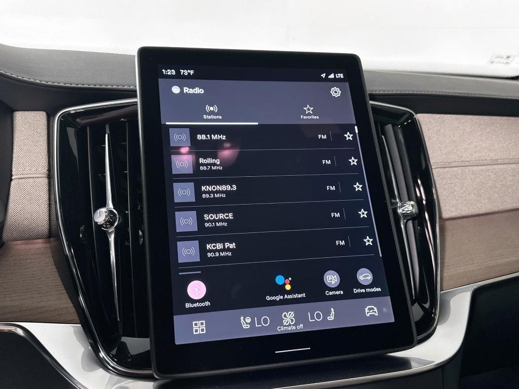 new 2025 Volvo XC90 car, priced at $65,895