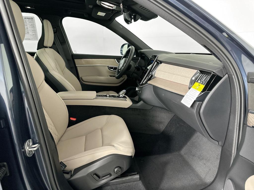 new 2025 Volvo XC90 car, priced at $65,895