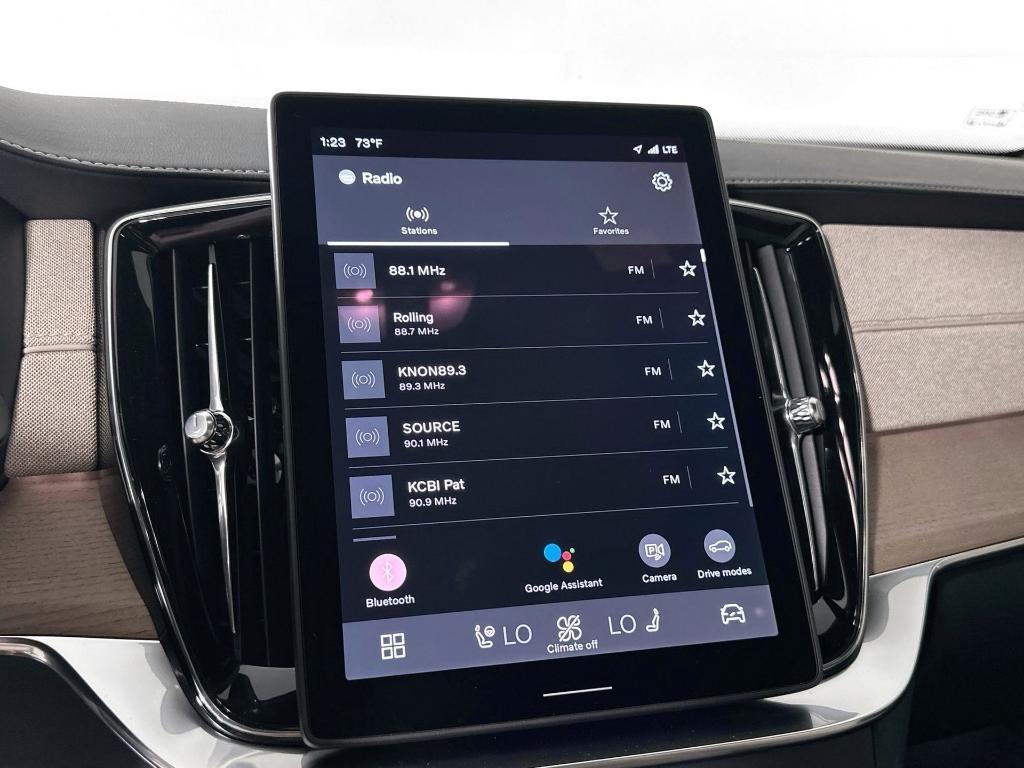 new 2025 Volvo XC90 car, priced at $60,895