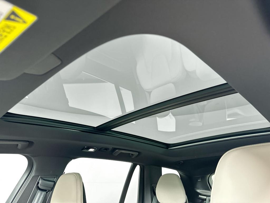 new 2025 Volvo XC90 car, priced at $65,895
