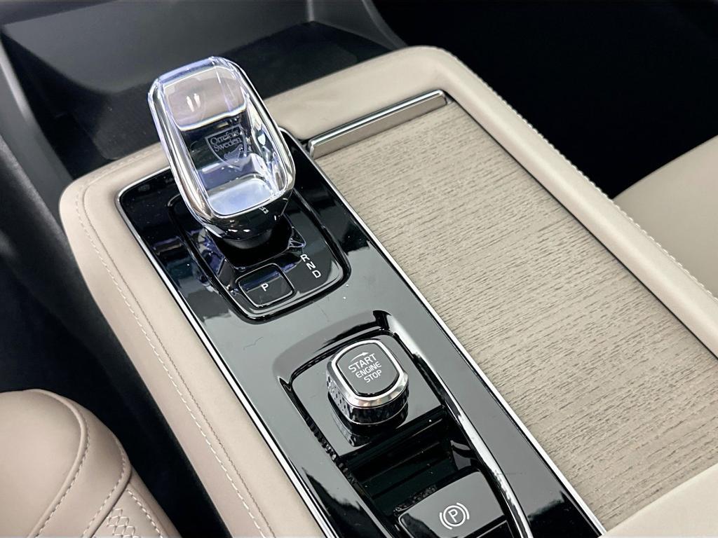 new 2025 Volvo XC90 car, priced at $60,895