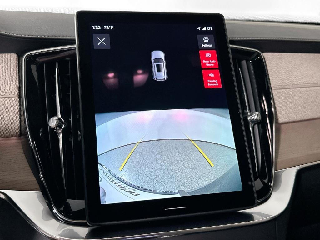 new 2025 Volvo XC90 car, priced at $60,895
