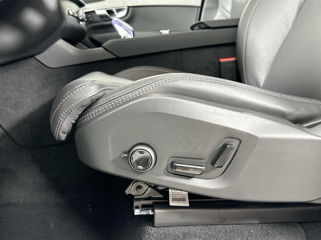 new 2025 Volvo XC90 Plug-In Hybrid car, priced at $82,405