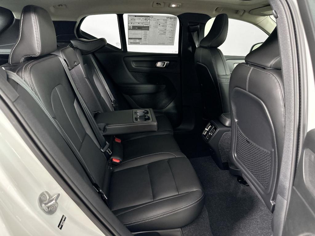 new 2025 Volvo XC40 car, priced at $39,810