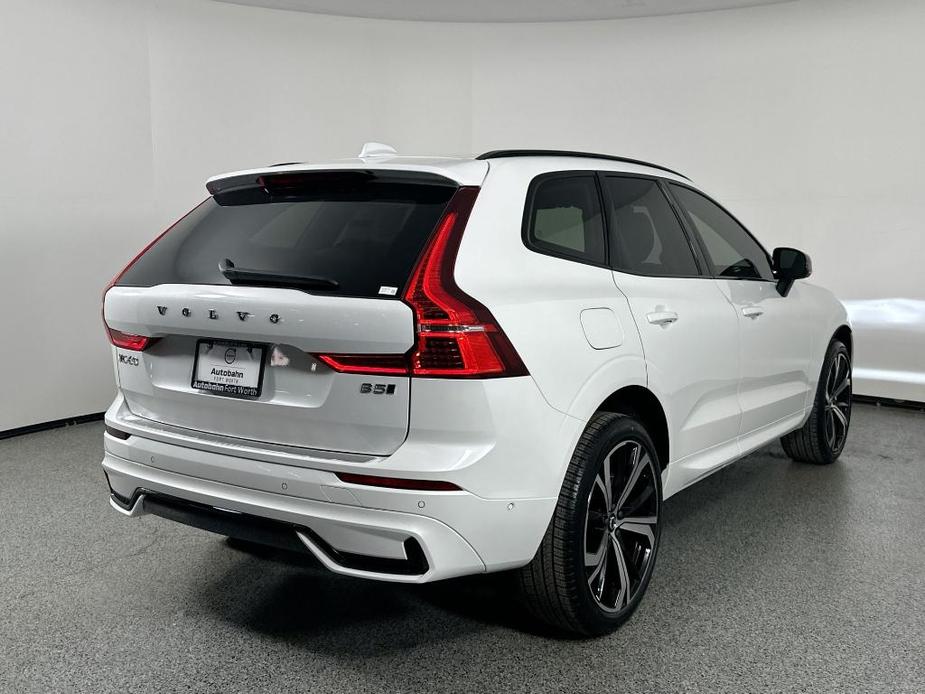 new 2025 Volvo XC60 car, priced at $57,885