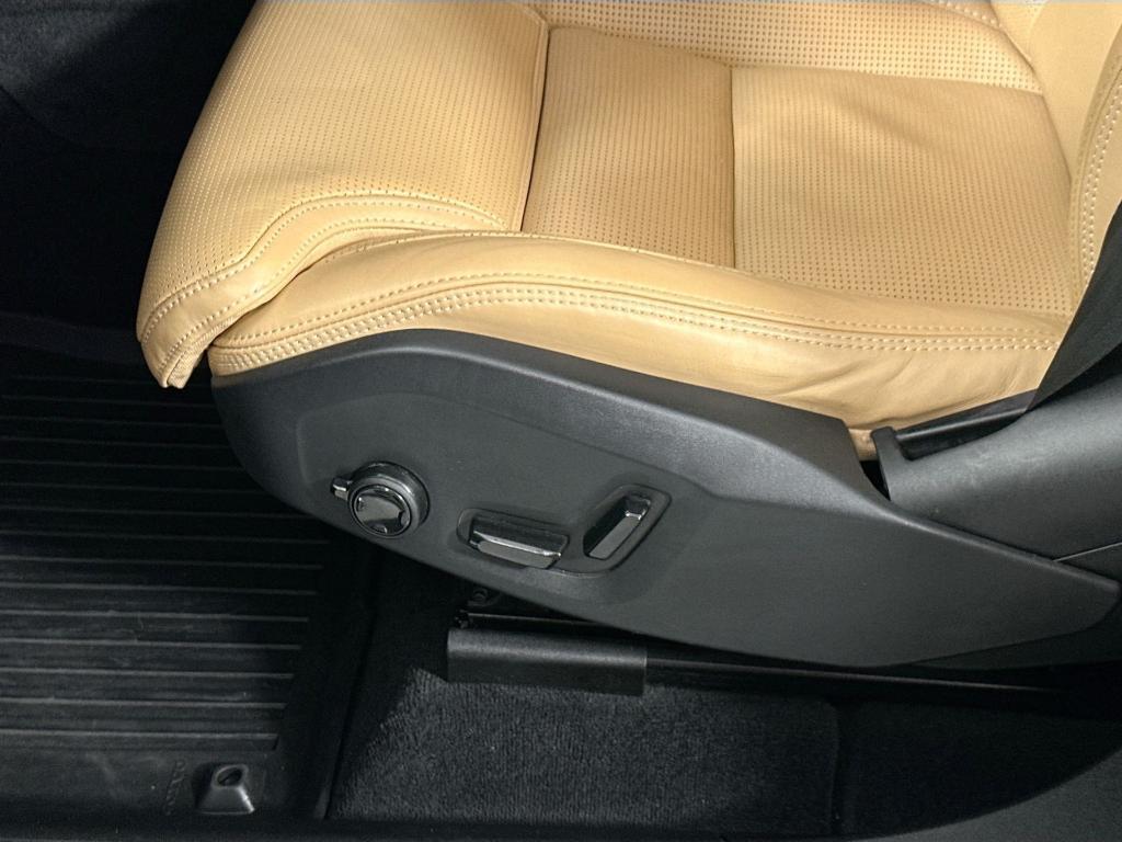used 2023 Volvo XC60 car, priced at $31,875