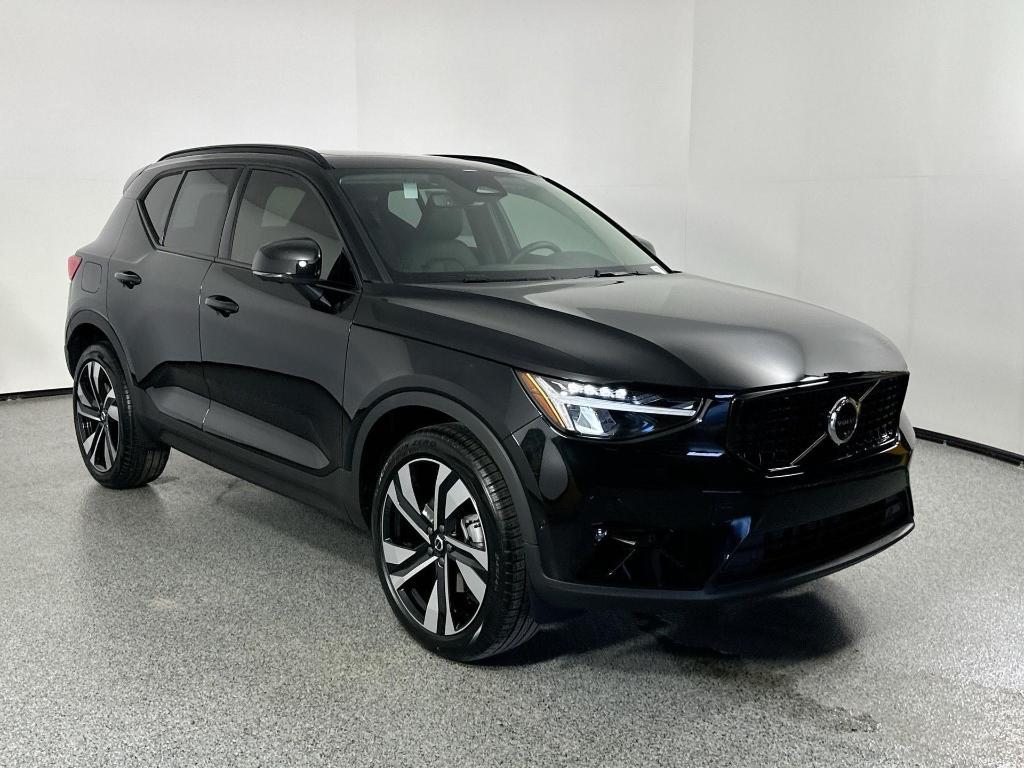 new 2025 Volvo XC40 car, priced at $47,820