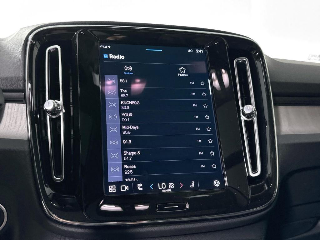 new 2025 Volvo XC40 car, priced at $47,820