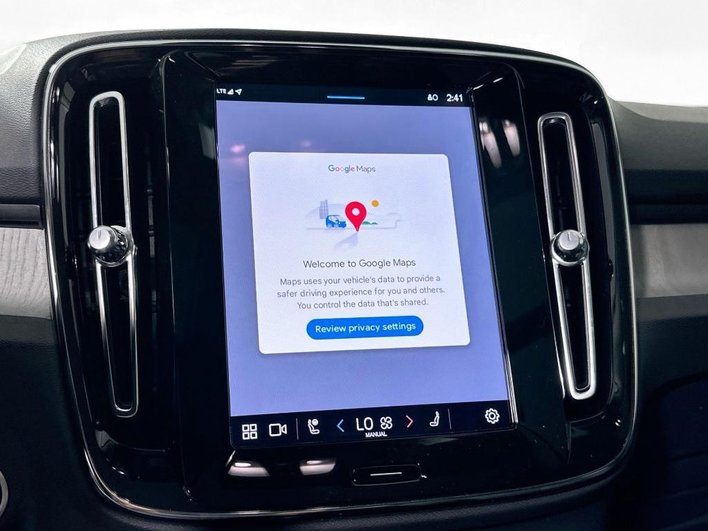 new 2025 Volvo XC40 car, priced at $47,820