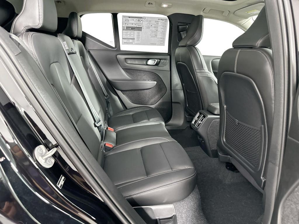 new 2025 Volvo XC40 car, priced at $41,211