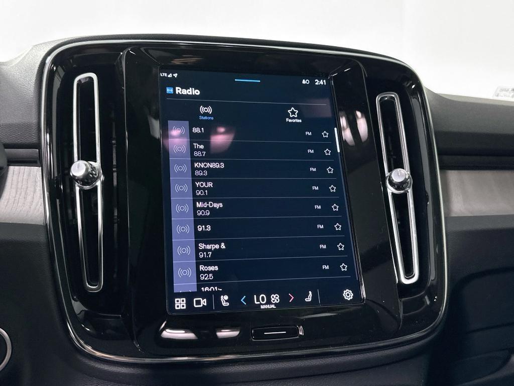 new 2025 Volvo XC40 car, priced at $47,820
