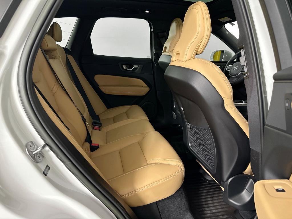 used 2022 Volvo XC60 car, priced at $39,375
