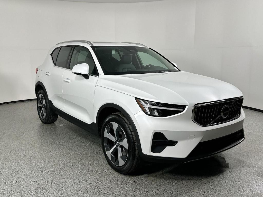new 2025 Volvo XC40 car, priced at $44,485