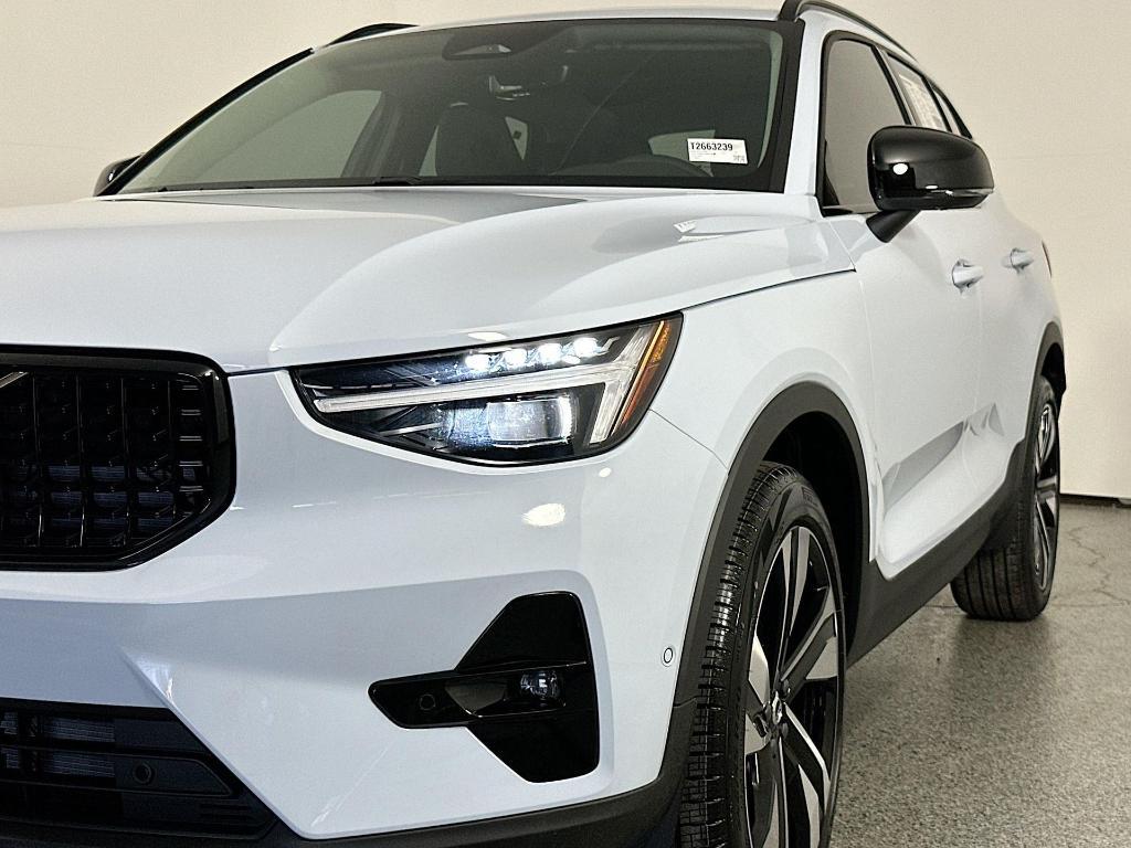 new 2026 Volvo XC40 car