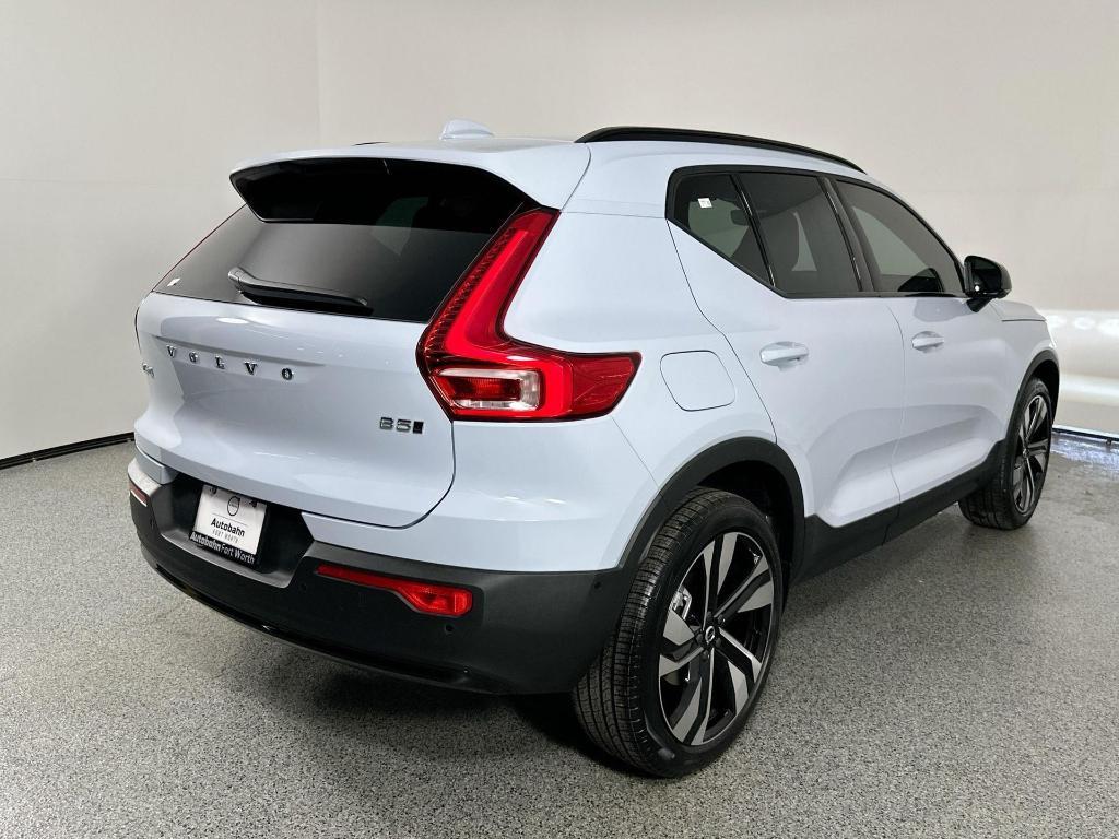 new 2026 Volvo XC40 car