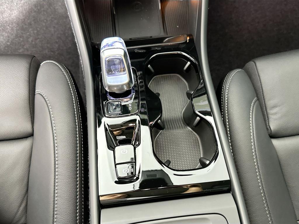 new 2026 Volvo XC40 car