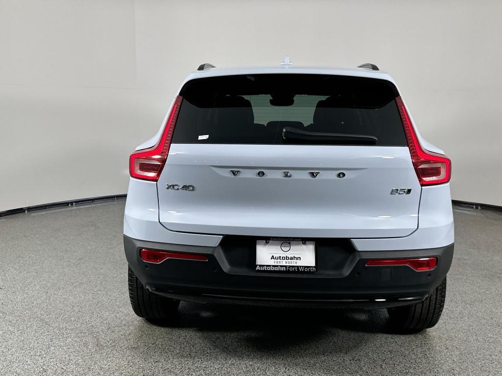 new 2026 Volvo XC40 car