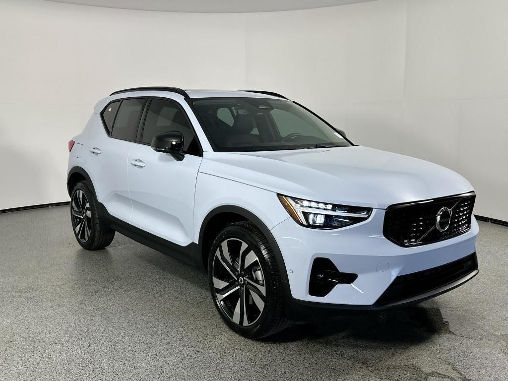 new 2026 Volvo XC40 car