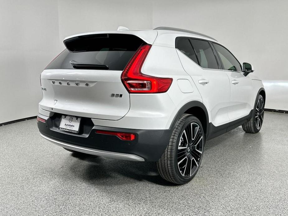 new 2024 Volvo XC40 car, priced at $45,988