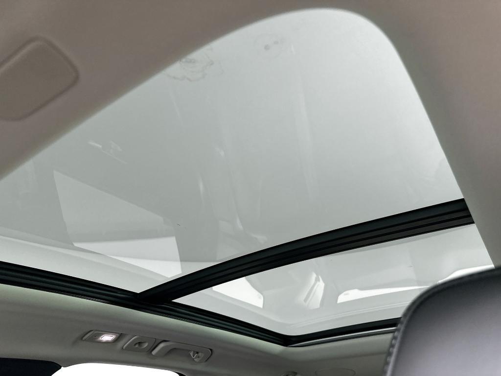 new 2025 Volvo XC60 car, priced at $60,345