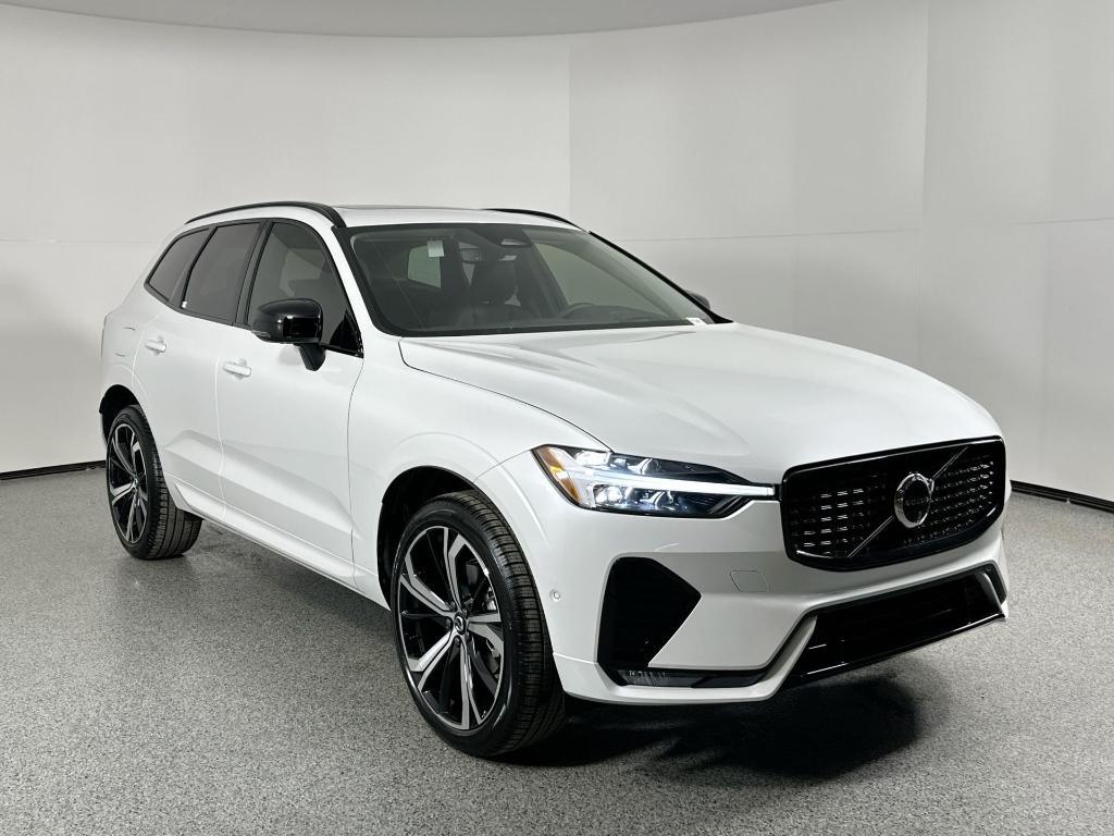 new 2025 Volvo XC60 car, priced at $53,977