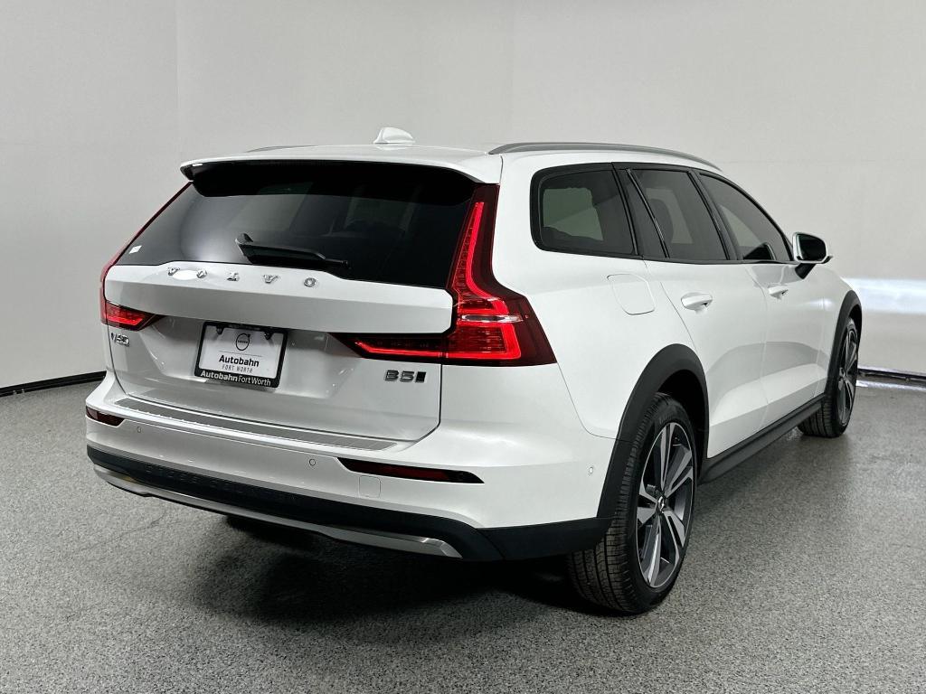 new 2024 Volvo V60 Cross Country car, priced at $50,290