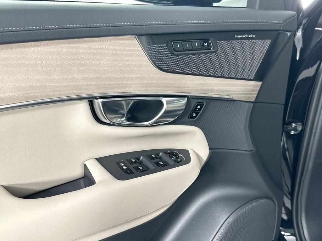 new 2026 Volvo XC90 car, priced at $70,625