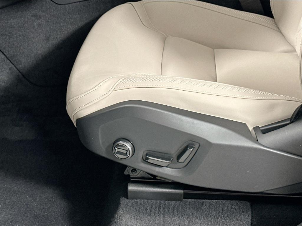 new 2026 Volvo XC90 car, priced at $70,625