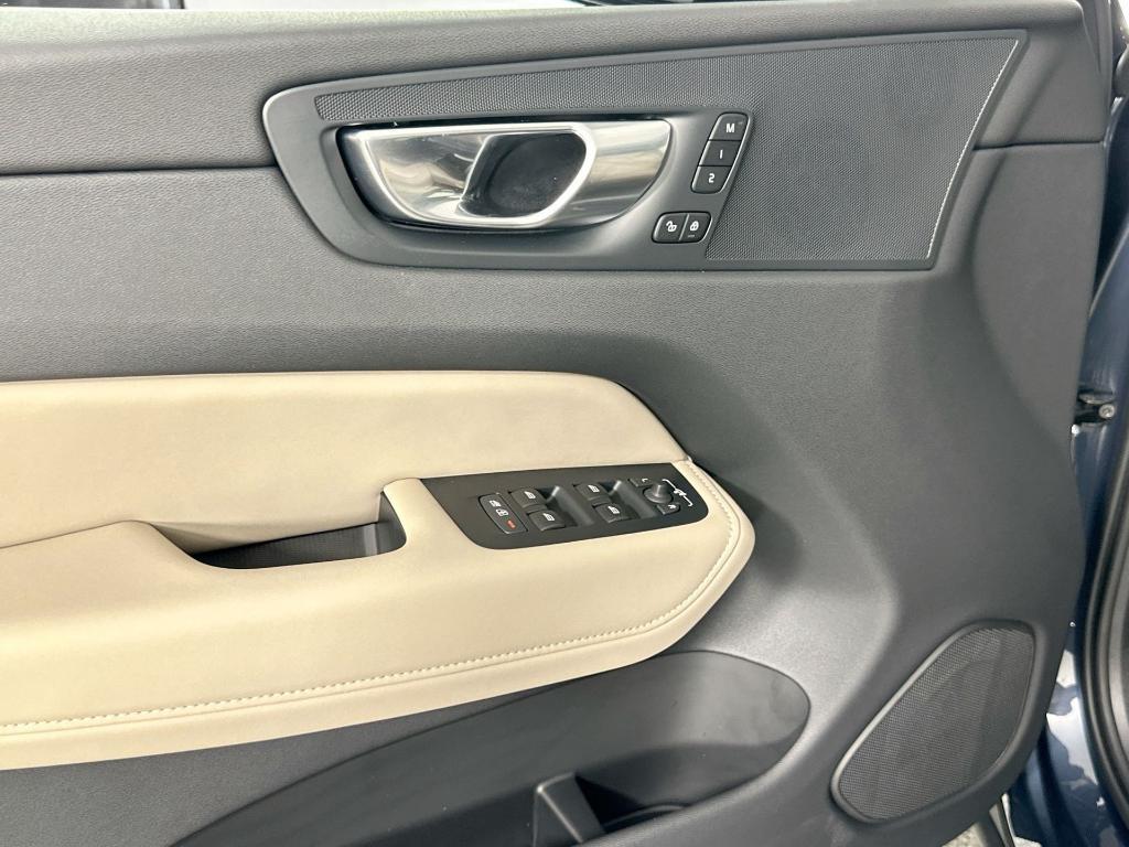 new 2026 Volvo XC60 car, priced at $57,985