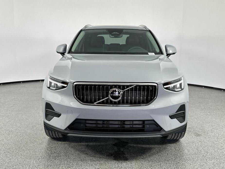 new 2025 Volvo XC40 car, priced at $42,991