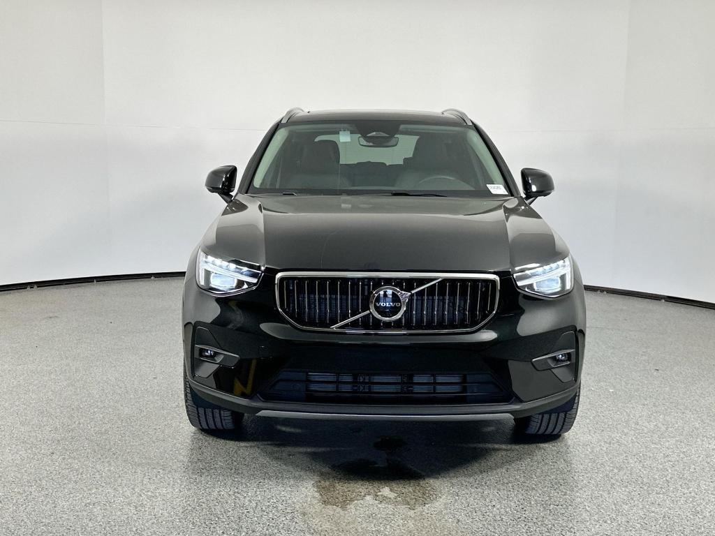 new 2025 Volvo XC40 car, priced at $46,815