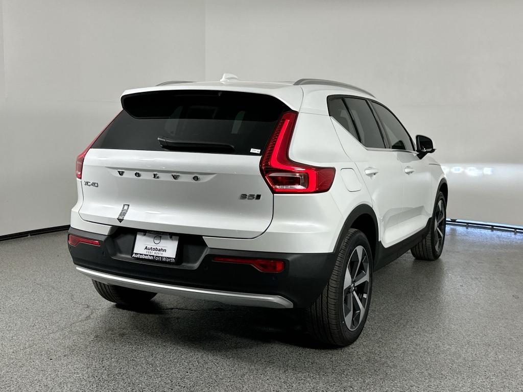 new 2025 Volvo XC40 car, priced at $46,265