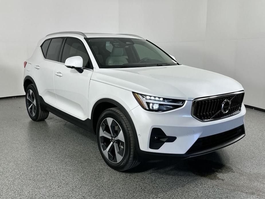 new 2025 Volvo XC40 car, priced at $46,265