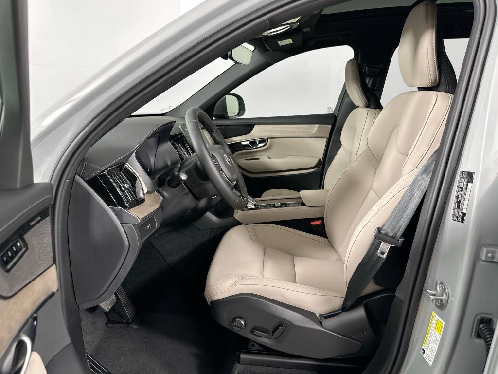 new 2025 Volvo XC90 car, priced at $69,155