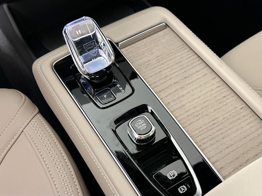 new 2025 Volvo XC90 car, priced at $69,155