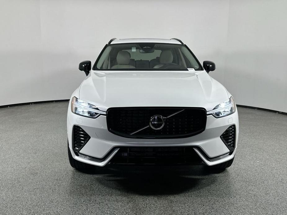 new 2025 Volvo XC60 car, priced at $61,035