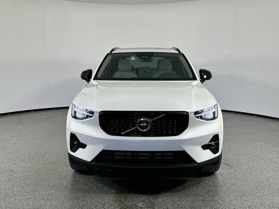 new 2025 Volvo XC40 car, priced at $46,815