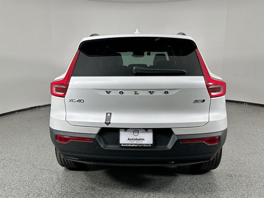 new 2025 Volvo XC40 car, priced at $46,815