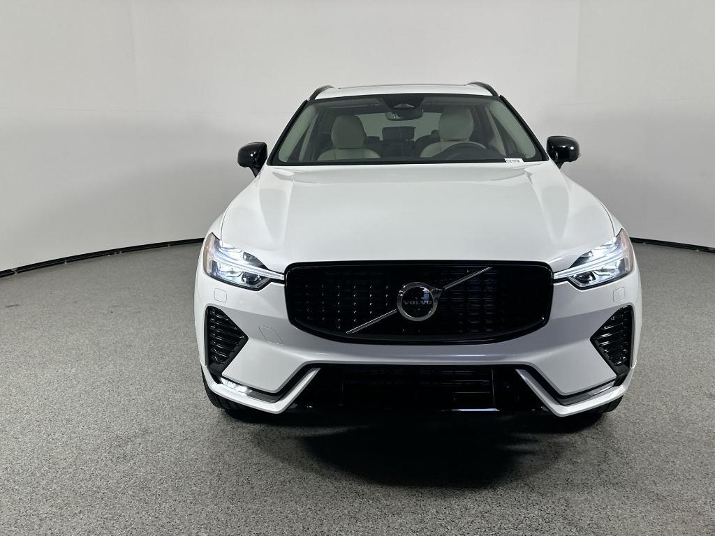 new 2025 Volvo XC60 car, priced at $55,710